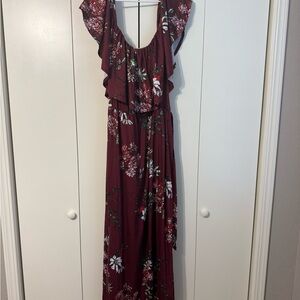 Chic Floral Maxi Dress in Burgundy